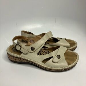 Propet comfort Sandals cream leather size 9.5‎